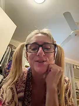 RoxytheBluepill online show from January 2025 04:57:02 PM