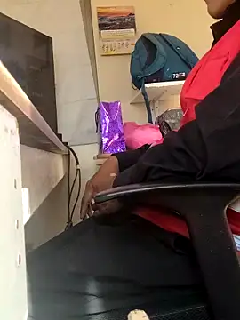 Snapshot of securityhot chatting on January 2025 08:37:02 PM securityhot online show from January 2025 08:37:02 PM