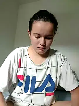 Snapshot of camillebr chatting on January 2025 01:22:01 PM camillebr online show from January 2025 01:22:01 PM