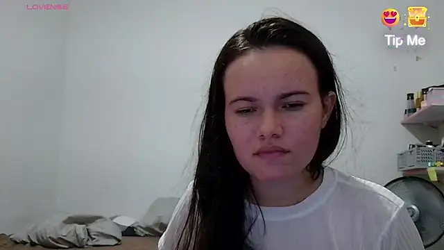 Snapshot of camillebr chatting on January 2025 11:56:02 PM camillebr online show from January 2025 11:56:02 PM