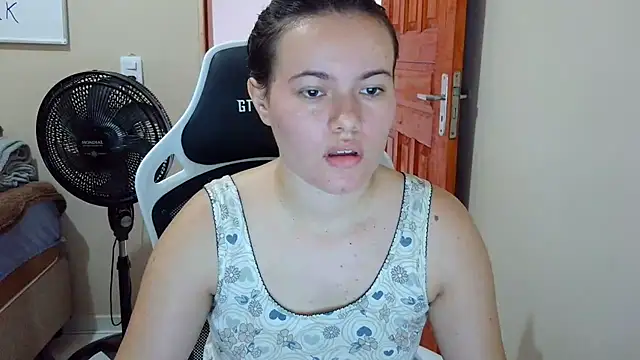 Snapshot of camillebr chatting on February 2025 12:28:01 PM camillebr online show from February 2025 12:28:01 PM