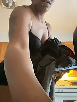 Snapshot of Yoshibaby2670 chatting on February 2025 02:10:02 PM Yoshibaby2670 online show from February 2025 02:10:02 PM