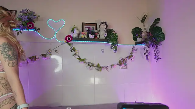 Snapshot of bri_cullen chatting on September 2025 02:17:01 PM bri cullen online show from September 2025 02:17:01 PM