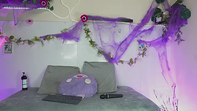 Snapshot of bri_cullen chatting on October 2025 02:41:01 AM bri cullen online show from October 2025 02:41:01 AM