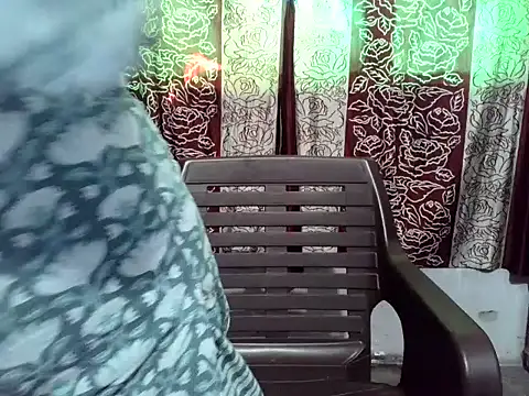 Snapshot of SIYA_MAVI chatting on November 2025 07:29:02 AM SIYA MAVI online show from November 2025 07:29:02 AM