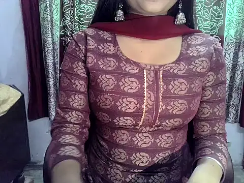 Snapshot of SIYA_MAVI chatting on December 2025 04:07:01 AM SIYA MAVI online show from December 2025 04:07:01 AM