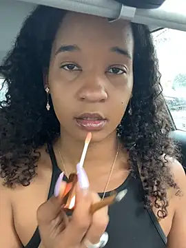 Snapshot of lunalustycumslut chatting on March 2025 04:33:02 PM lunalustycumslut online show from March 2025 04:33:02 PM