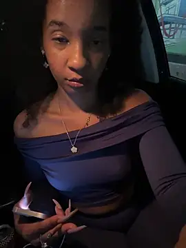 Snapshot of lunalustycumslut chatting on March 2025 04:24:02 AM lunalustycumslut online show from March 2025 04:24:02 AM