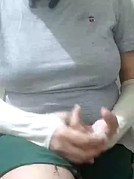 Snapshot of mallupriyapriya chatting on February 2025 04:58:01 PM mallupriyapriya online show from February 2025 04:58:01 PM