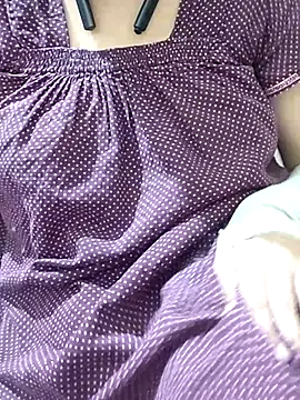 Snapshot of mallupriyapriya chatting on February 2025 05:14:01 PM mallupriyapriya online show from February 2025 05:14:01 PM