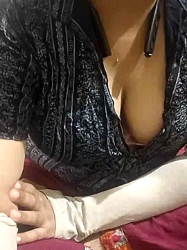 Snapshot of mallupriyapriya chatting on March 2025 05:30:01 AM mallupriyapriya online show from March 2025 05:30:01 AM