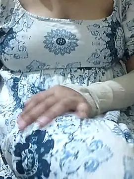 Snapshot of mallupriyapriya chatting on March 2025 09:38:02 AM mallupriyapriya online show from March 2025 09:38:02 AM