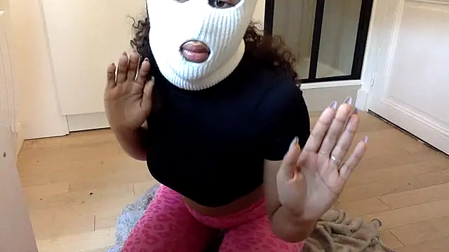 Snapshot of Amira_bayby chatting on January 2025 12:45:02 PM Amira bayby online show from January 2025 12:45:02 PM