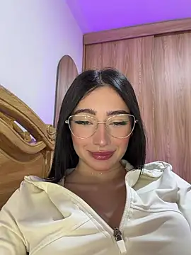 Snapshot of Maddy_Jones chatting on April 2026 03:31:01 AM Maddy Jones online show from April 2026 03:31:01 AM