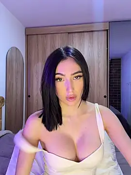 Snapshot of Maddy_Jones chatting on May 2026 12:52:02 AM Maddy Jones online show from May 2026 12:52:02 AM