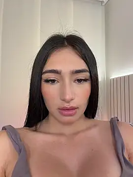 Snapshot of Maddy_Jones chatting on August 2026 03:28:01 AM Maddy Jones online show from August 2026 03:28:01 AM