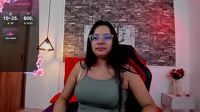 Snapshot of Emily_sc chatting on January 2025 05:01:01 PM Emily sc online show from January 2025 05:01:01 PM