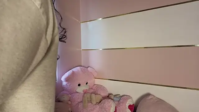 Charlotte  Miller online show from November 2025 11:33:01 AM