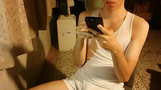 Snapshot of KYU890428 chatting on April 2026 05:32:02 PM KYU890428 online show from April 2026 05:32:02 PM