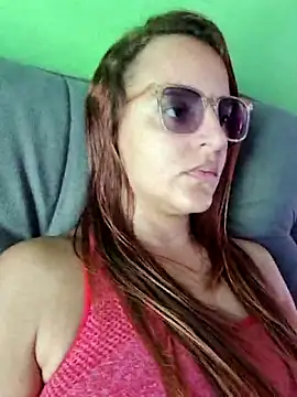 Snapshot of AliceRuivinha2 chatting on May 2026 02:35:02 PM AliceRuivinha2 online show from May 2026 02:35:02 PM