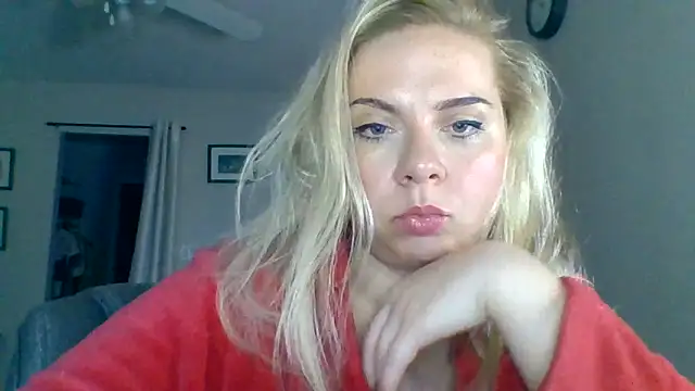 HappyIva online show from October 2025 05:35:01 PM