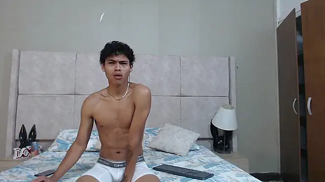 adam piarse01 online show from August 2026 02:32:02 AM