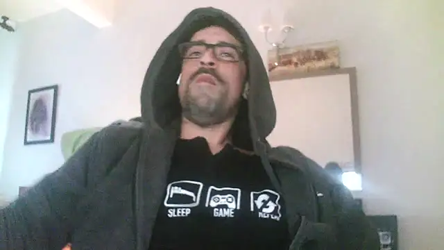 Snapshot of Patrickhound chatting on February 2025 04:58:01 PM Patrickhound online show from February 2025 04:58:01 PM