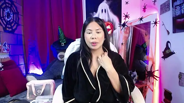 Snapshot of downsonMia chatting on October 2025 10:06:01 AM downsonMia online show from October 2025 10:06:01 AM