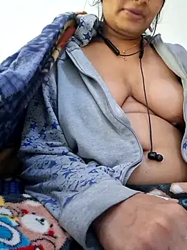 Snapshot of Tanu-Call-Me chatting on January 2025 09:05:01 AM Tanu-Call-Me online show from January 2025 09:05:01 AM