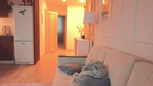 Snapshot of KristineEsme chatting on November 2025 04:23:02 AM KristineEsme online show from November 2025 04:23:02 AM