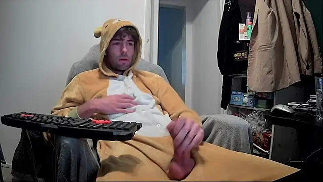 Snapshot of onesieboyx chatting on December 2025 03:18:02 PM onesieboyx online show from December 2025 03:18:02 PM