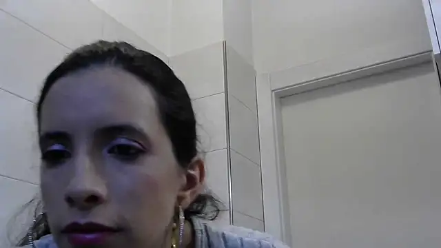 Snapshot of amabel_zambrano chatting on January 2025 08:34:02 AM amabel zambrano online show from January 2025 08:34:02 AM