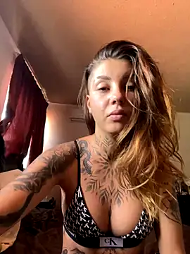 Izy cute  online show from September 2025 06:19:02 PM