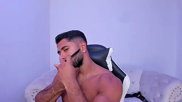 Santiago huntt online show from December 2025 12:47:02 PM