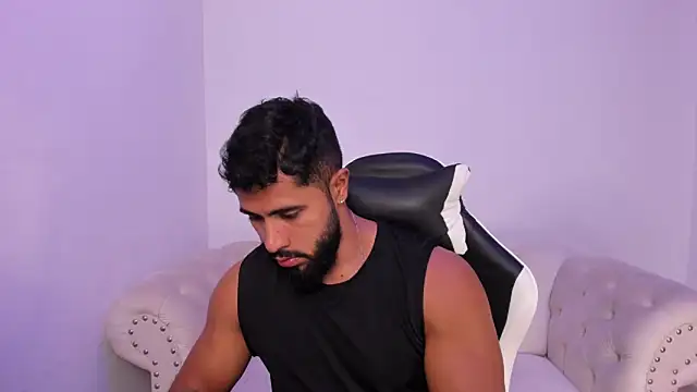 Snapshot of Santiago_huntt chatting on February 2026 08:23:01 PM Santiago huntt online show from February 2026 08:23:01 PM