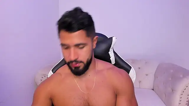 Snapshot of Santiago_huntt chatting on February 2026 08:53:02 PM Santiago huntt online show from February 2026 08:53:02 PM