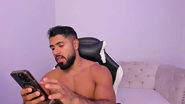 Snapshot of Santiago_huntt chatting on March 2026 07:54:01 PM Santiago huntt online show from March 2026 07:54:01 PM