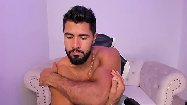 Snapshot of Santiago_huntt chatting on March 2026 12:46:01 PM Santiago huntt online show from March 2026 12:46:01 PM