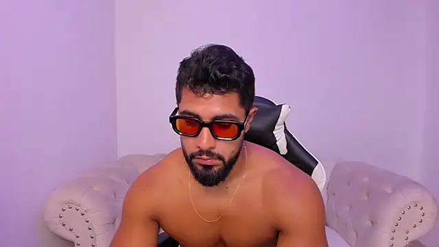 Snapshot of Santiago_huntt chatting on March 2026 01:27:02 PM Santiago huntt online show from March 2026 01:27:02 PM