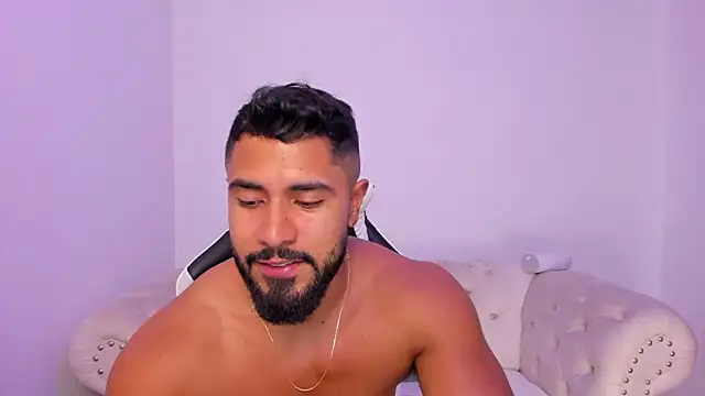 Snapshot of Santiago_huntt chatting on March 2026 08:35:02 PM Santiago huntt online show from March 2026 08:35:02 PM