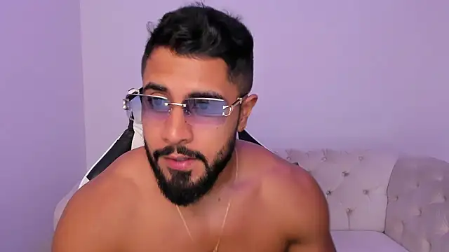 Snapshot of Santiago_huntt chatting on March 2026 08:15:01 PM Santiago huntt online show from March 2026 08:15:01 PM