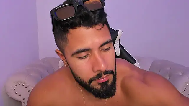 Snapshot of Santiago_huntt chatting on March 2026 08:03:01 PM Santiago huntt online show from March 2026 08:03:01 PM