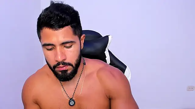 Snapshot of Santiago_huntt chatting on April 2026 07:14:01 PM Santiago huntt online show from April 2026 07:14:01 PM