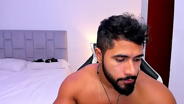 Snapshot of Santiago_huntt chatting on April 2026 11:31:01 PM Santiago huntt online show from April 2026 11:31:01 PM