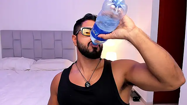 Snapshot of Santiago_huntt chatting on April 2026 09:07:02 PM Santiago huntt online show from April 2026 09:07:02 PM