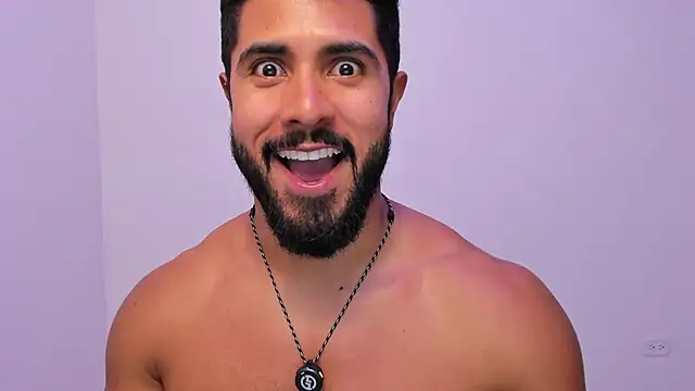 Snapshot of Santiago_huntt chatting on April 2026 12:01:01 AM Santiago huntt online show from April 2026 12:01:01 AM