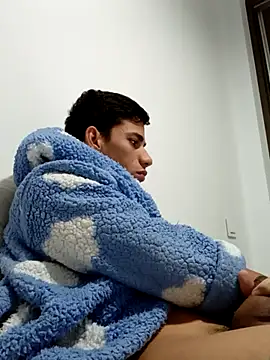 Snapshot of Mikeherz777 chatting on November 2025 09:04:02 AM Mikeherz777 online show from November 2025 09:04:02 AM