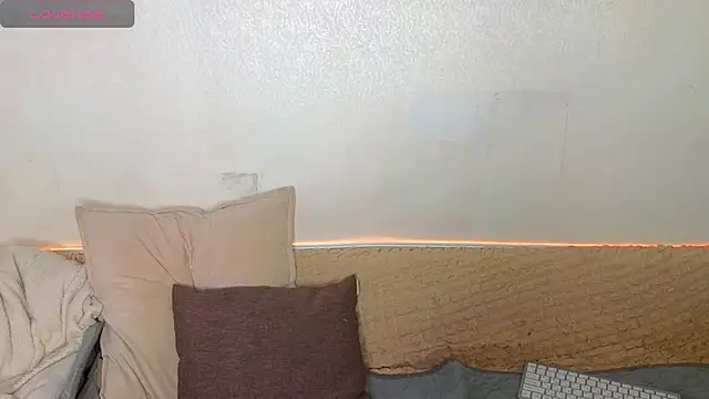 emilytrays online show from February 2026 01:48:02 AM