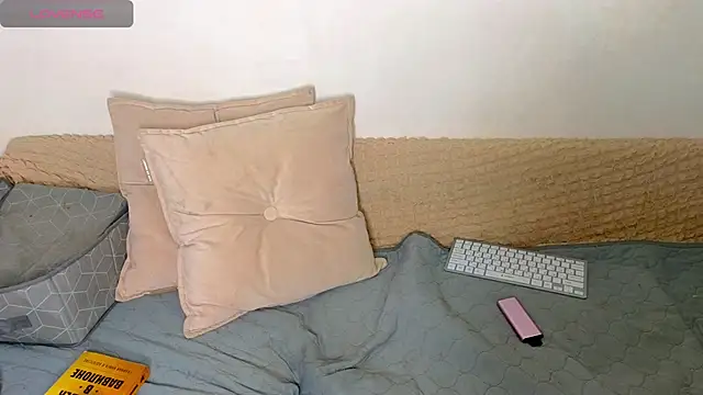 emilytrays online show from March 2026 06:31:02 AM