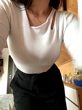 mewKate online show from November 2025 11:56:01 AM